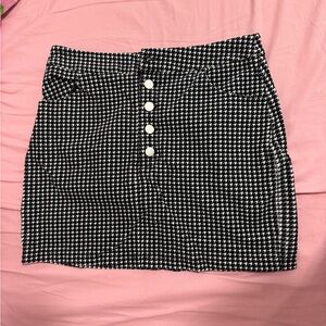 Forever 21 Black and White Mini Skirt